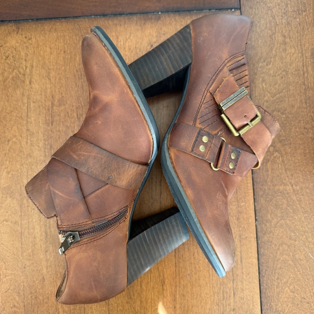 Clarks Indigo Women's Brown Leather Buckle Ankle Boots Heel Size 9M - Picture 5 of 8